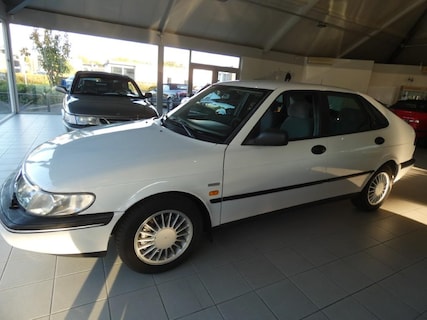 Saab-900
