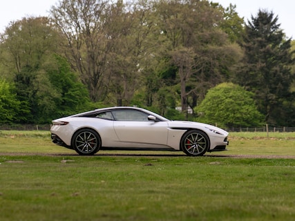 Aston Martin-DB11