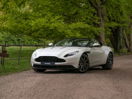 Aston Martin-DB11