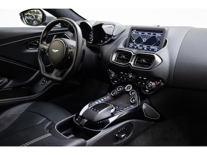 Aston Martin-V8 Vantage