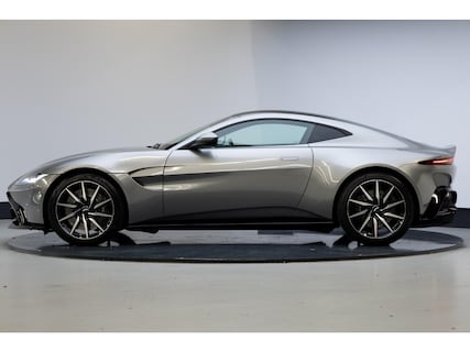 Aston Martin-V8 Vantage