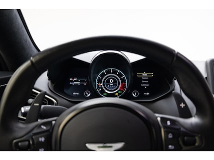 Aston Martin-V8 Vantage