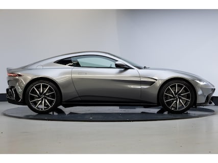 Aston Martin-V8 Vantage