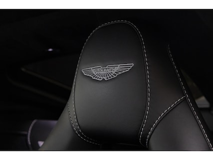 Aston Martin-V8 Vantage
