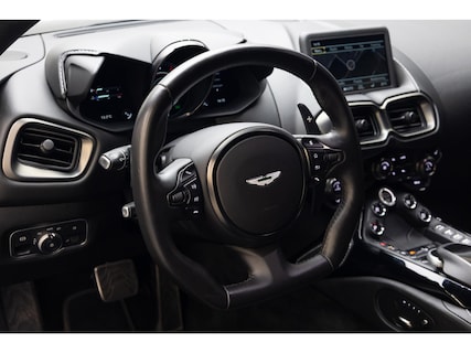 Aston Martin-V8 Vantage