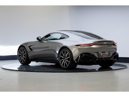 Aston Martin-V8 Vantage