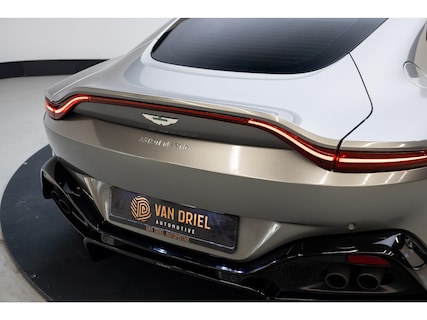 Aston Martin-V8 Vantage