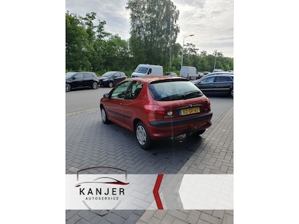 Peugeot-206