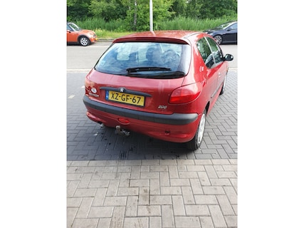 Peugeot-206