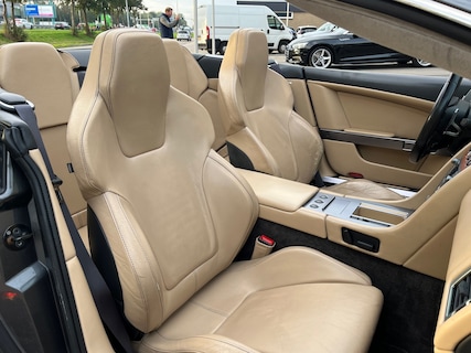 Aston Martin-DB9