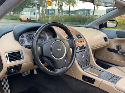 Aston Martin-DB9