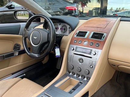 Aston Martin-DB9