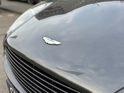 Aston Martin-DB9