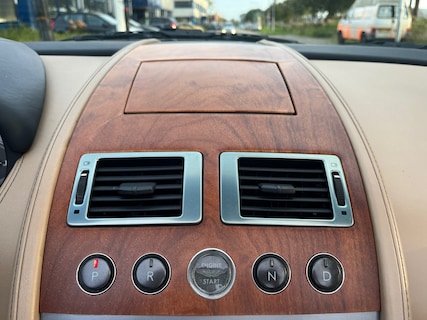 Aston Martin-DB9