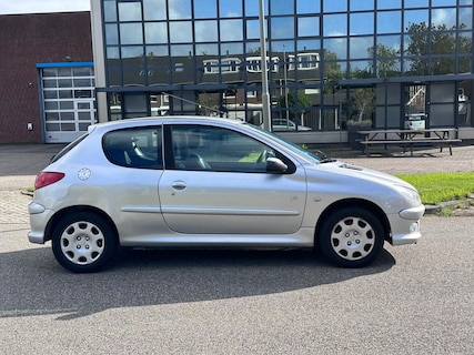 Peugeot-206
