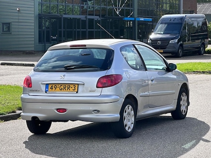 Peugeot-206