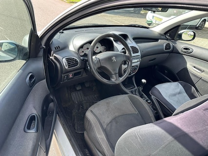 Peugeot-206