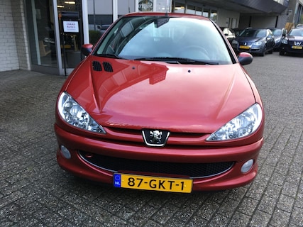 Peugeot-206