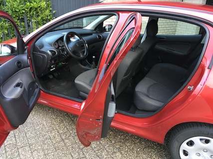 Peugeot-206