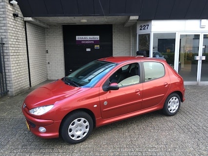 Peugeot-206