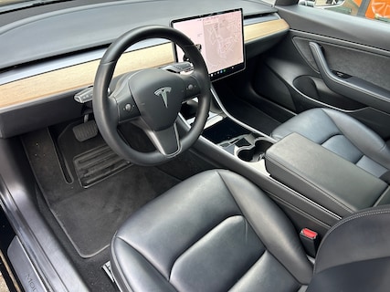 Tesla-Model 3