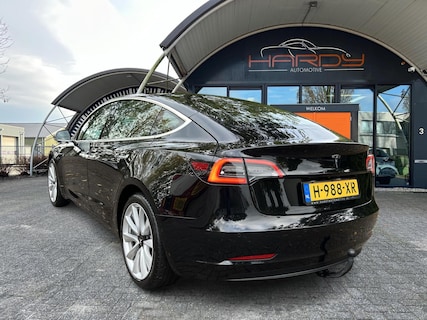 Tesla-Model 3