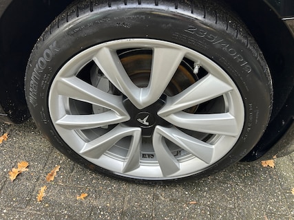 Tesla-Model 3