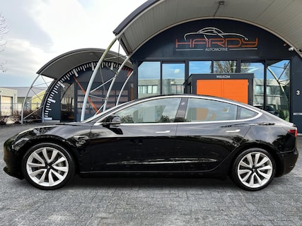 Tesla-Model 3