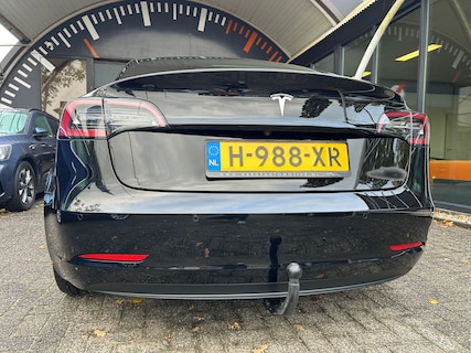 Tesla-Model 3
