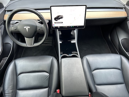 Tesla-Model 3