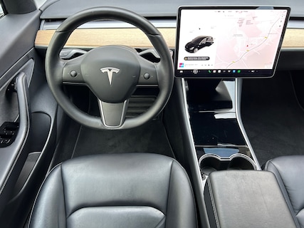 Tesla-Model 3