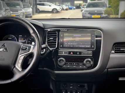 Mitsubishi-Outlander