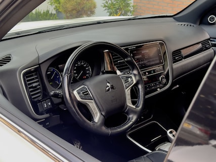 Mitsubishi-Outlander