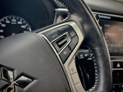 Mitsubishi-Outlander