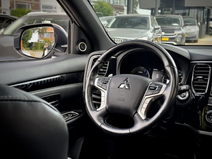 Mitsubishi-Outlander