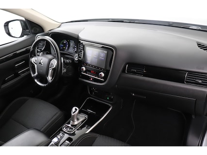 Mitsubishi-Outlander