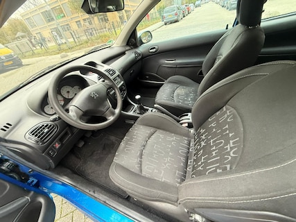 Peugeot-206
