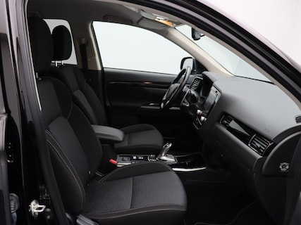Mitsubishi-Outlander