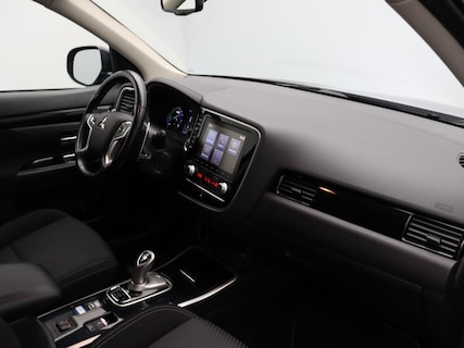 Mitsubishi-Outlander