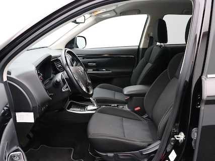 Mitsubishi-Outlander