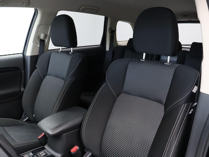 Mitsubishi-Outlander