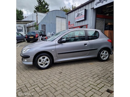 Peugeot-206