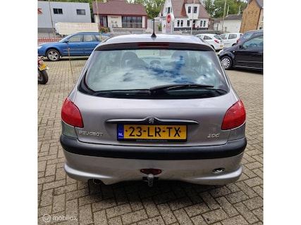 Peugeot-206