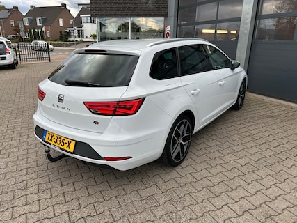 SEAT-Leon