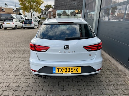 SEAT-Leon