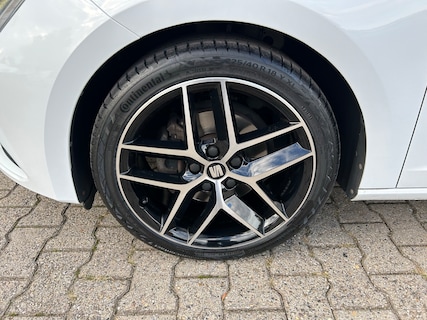 SEAT-Leon