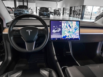 Tesla-Model 3