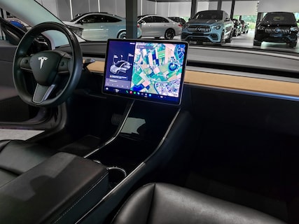 Tesla-Model 3