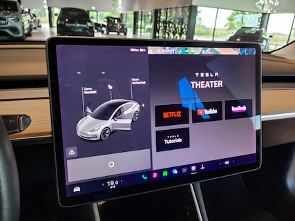 Tesla-Model 3