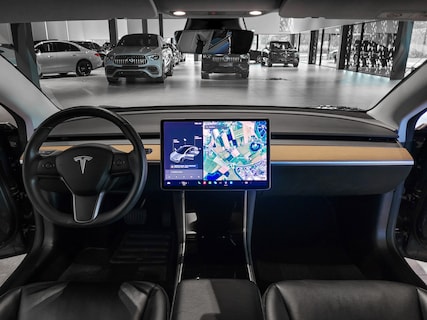 Tesla-Model 3
